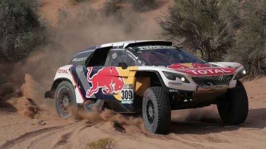 St&eacute;phane Peterhansel, l&iacute;der del Dakar