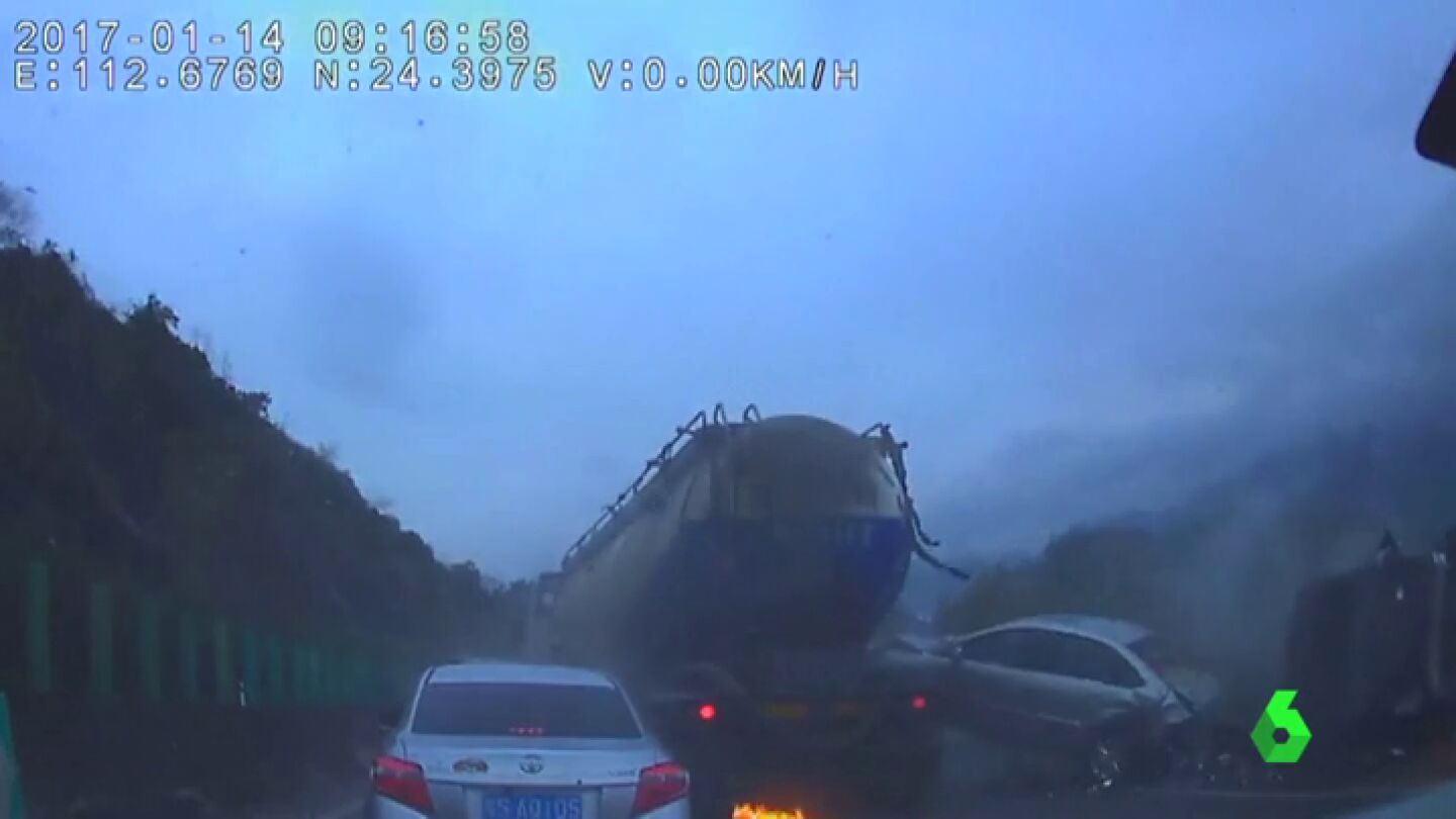 Frame 2.018634 de: accidente china
