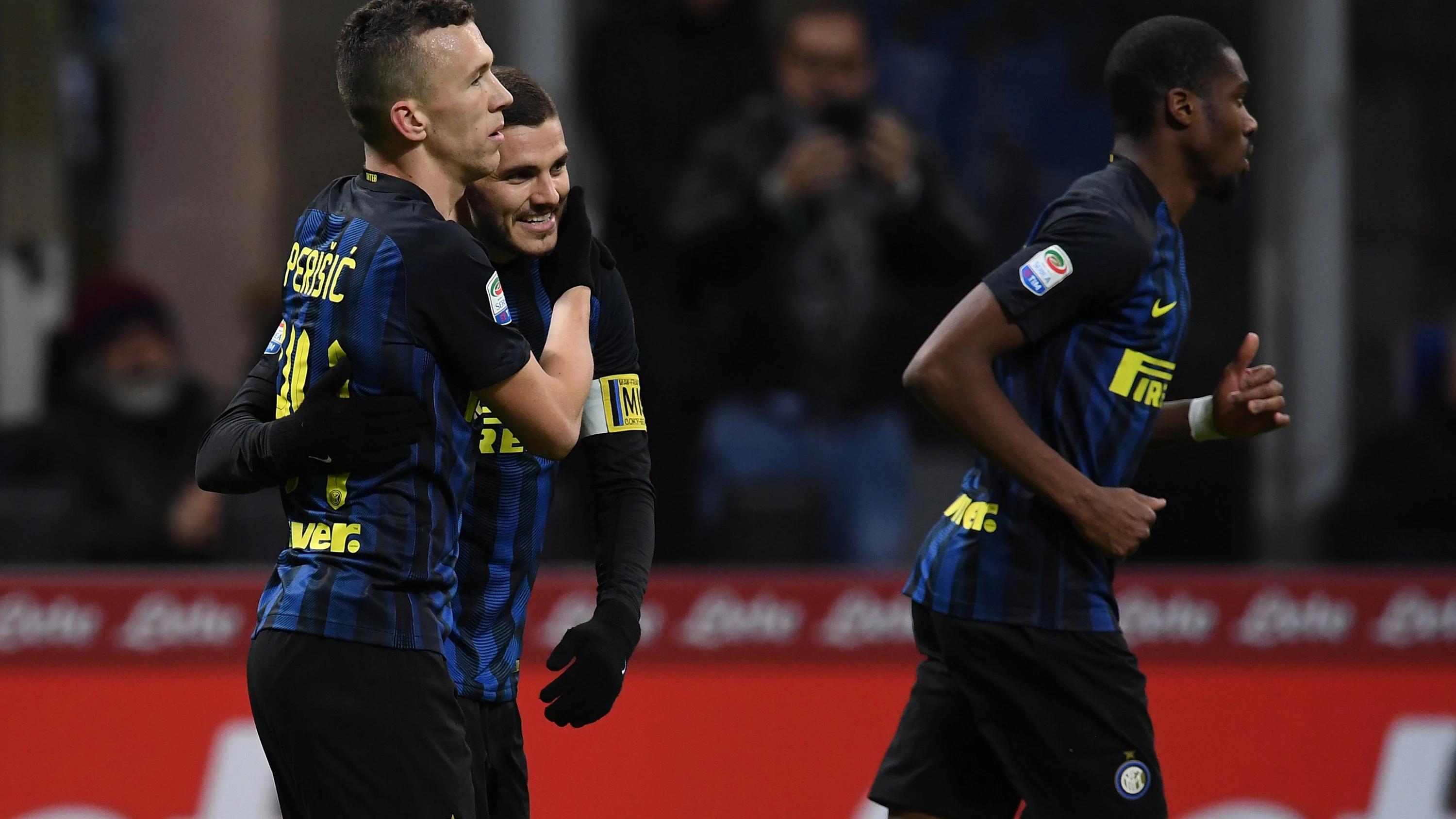 Perisic celebra un gol con Icardi