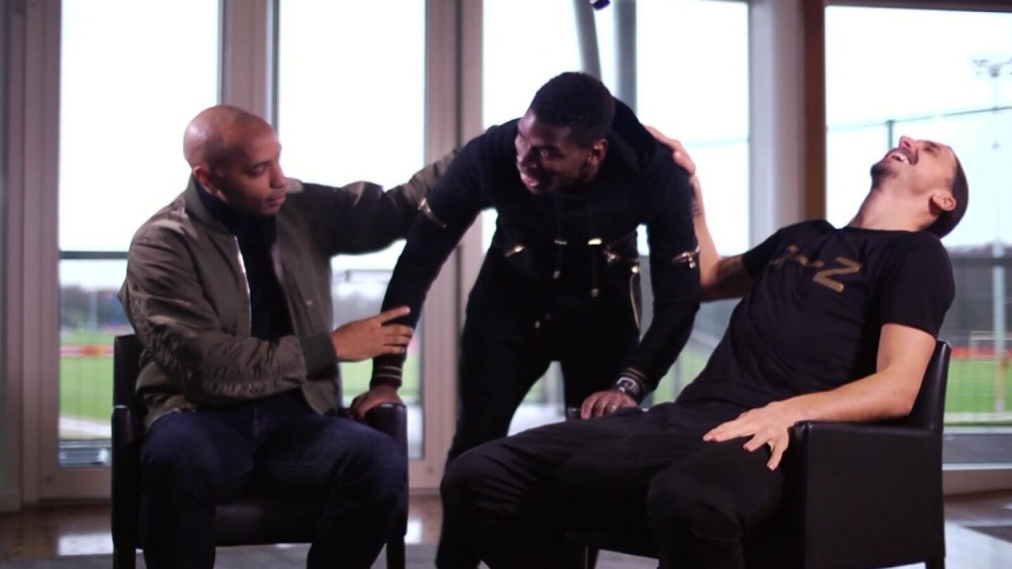 Henry, Pogba e Ibrahimovic bromean durante una entrevista