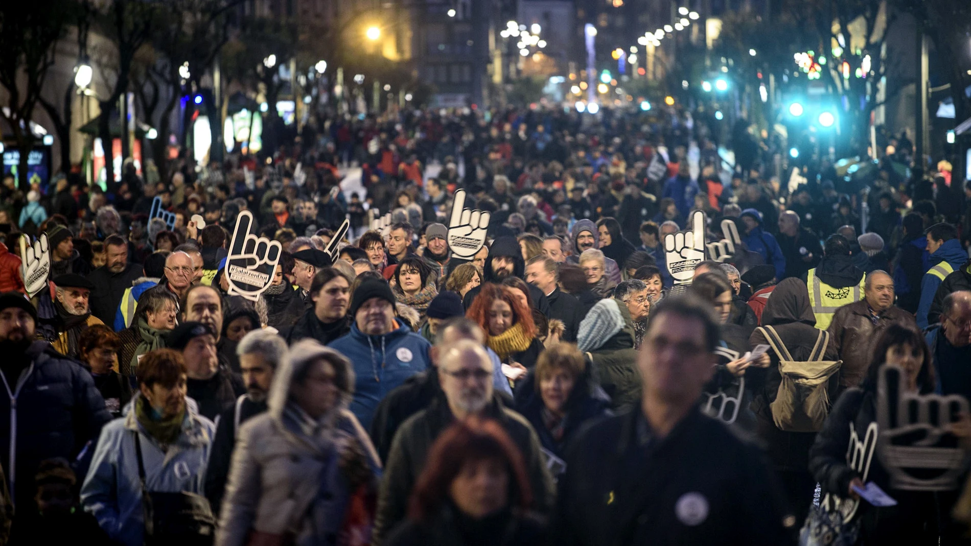 Miles de personas denuncian en Bilbao la dispersión de los presos de ETA