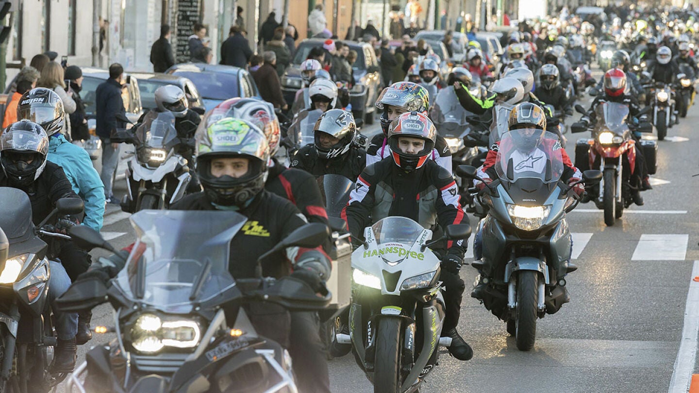 Un escuadr&oacute;n de ping&uuml;inos toma Valladolid