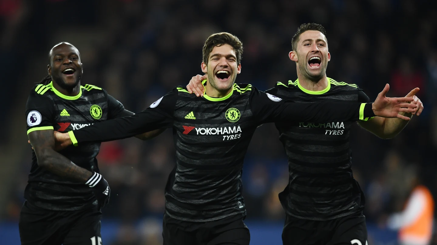 Marcos Alonso celebra un gol ante el Leicester Marcos Alonso celebra un gol ante el Leicester