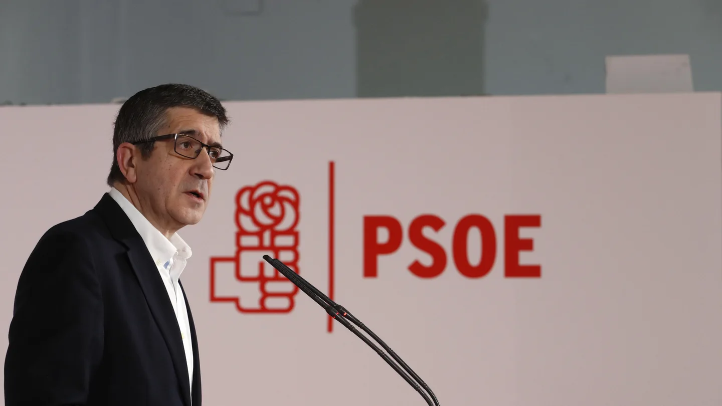 Patxi López presenta su candidatura a la Secretaría General del PSOE Patxi López presenta su candidatura a la Secretaría General del PSOE