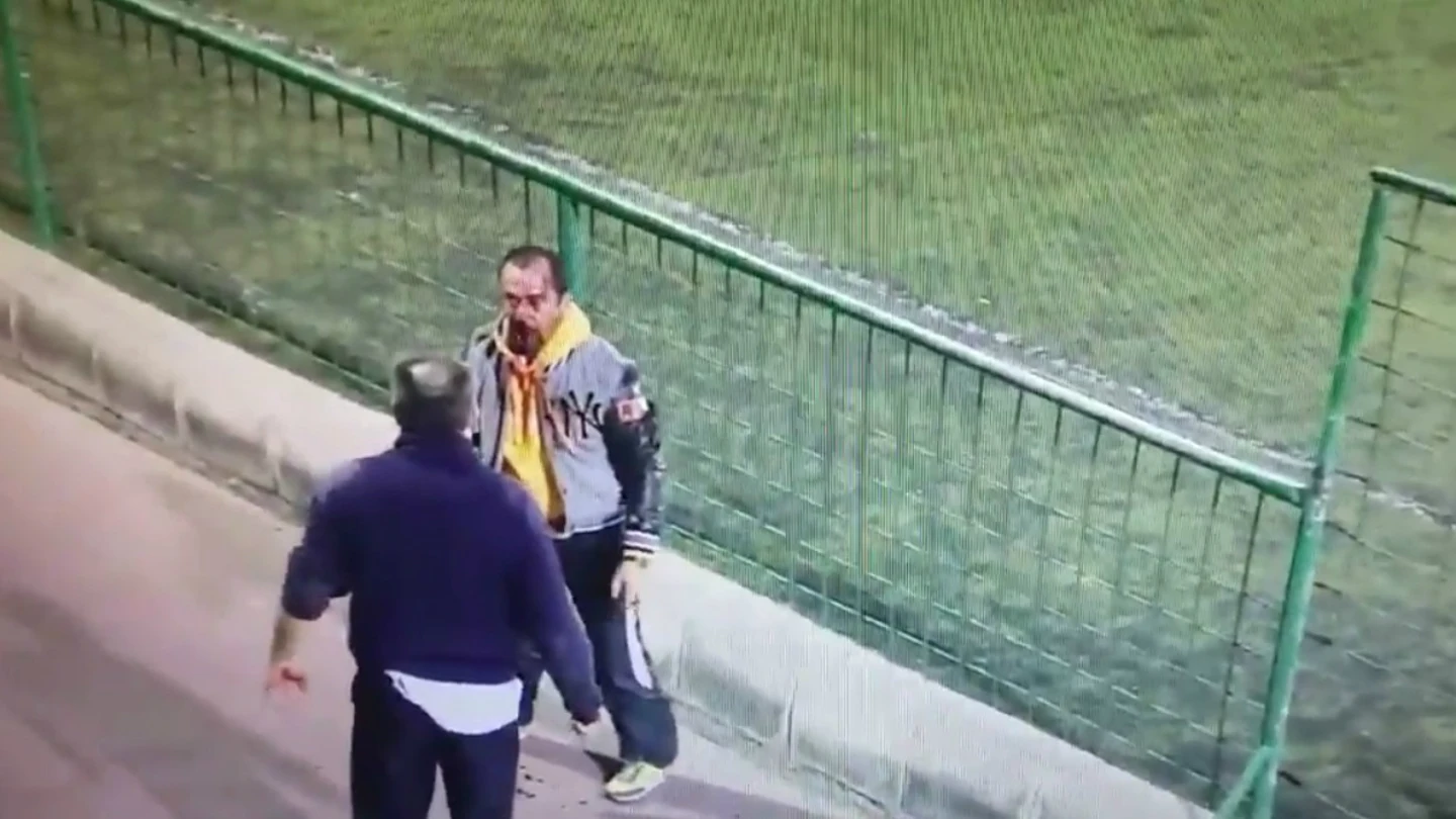 Pelea entre dos padres en el fútbol juvenil canario Pelea entre dos padres en el fútbol juvenil canario