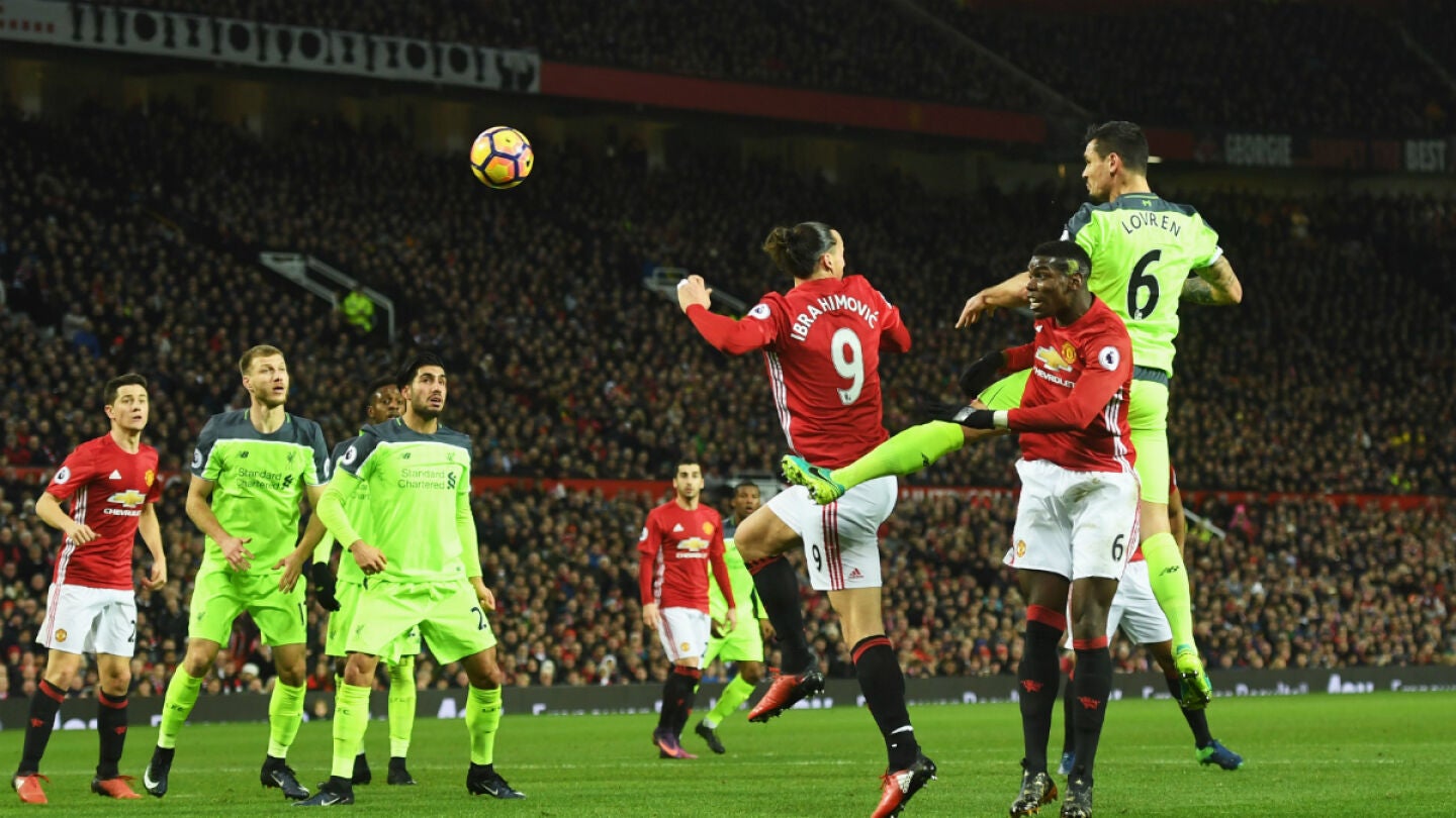 Ibra, Pogba y Lovren pujan por un bal&oacute;n