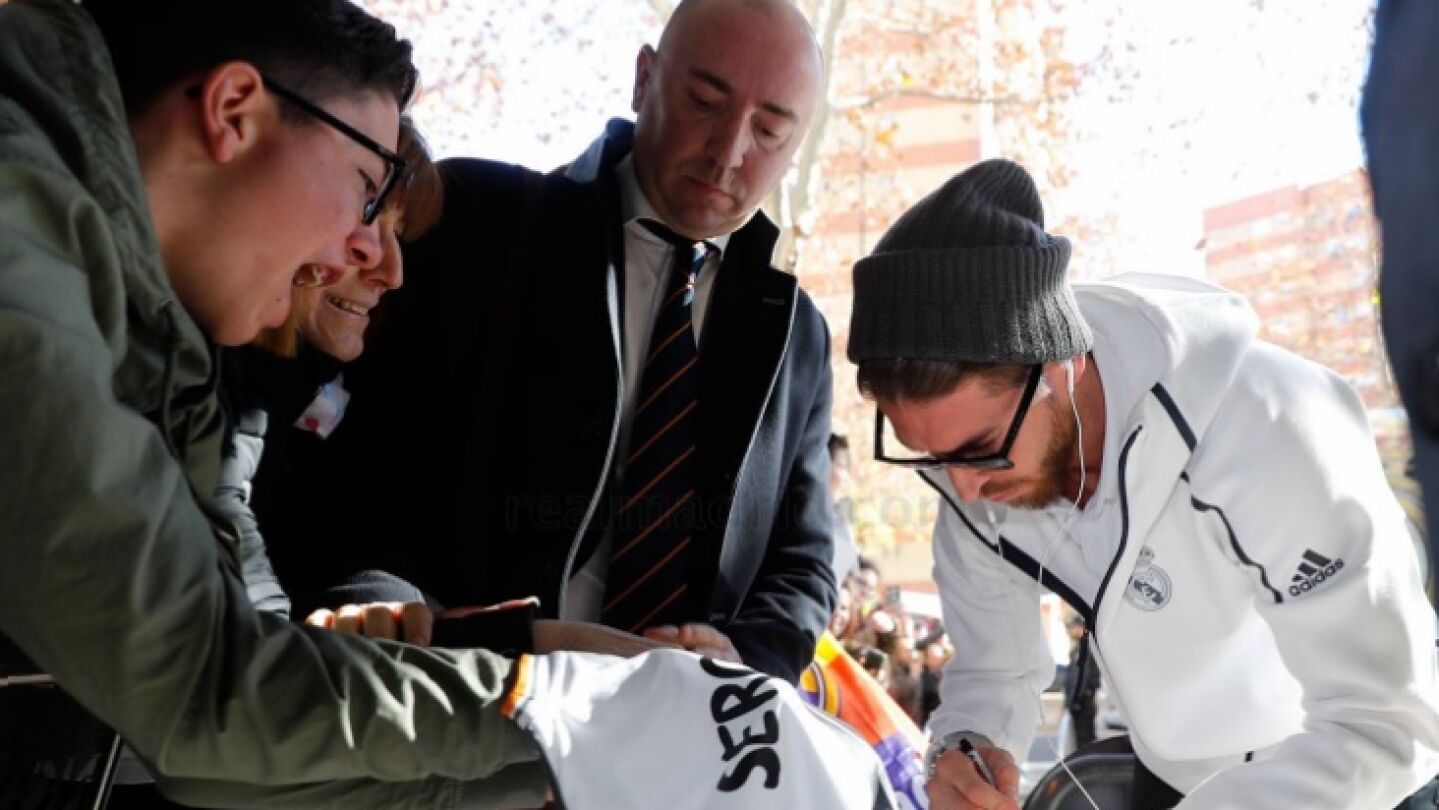 Sergio Ramos, en la llegada del Real Madrid al hotel en Sevilla