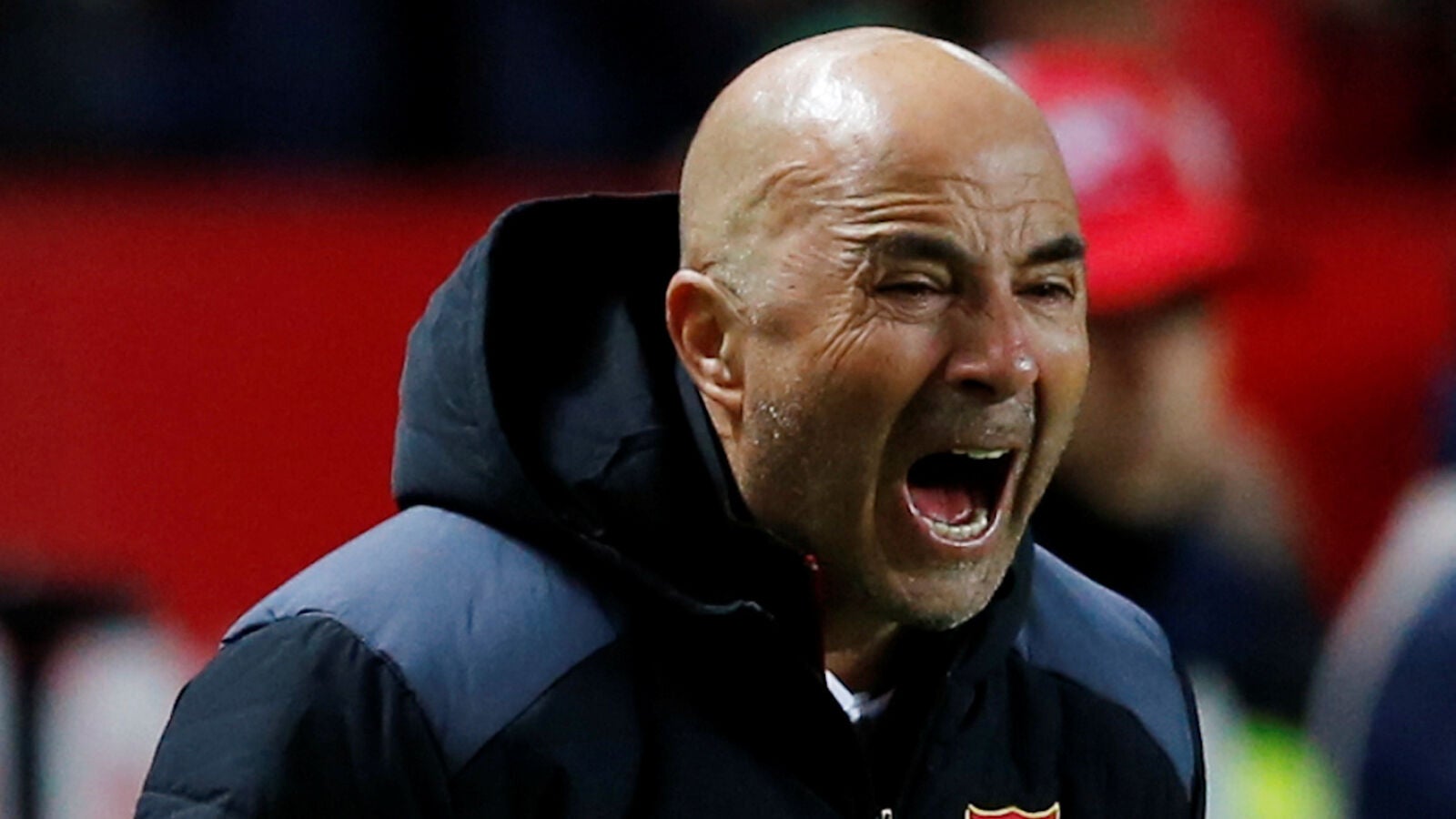 Jorge Sampaoli da indicaciones en la banda
