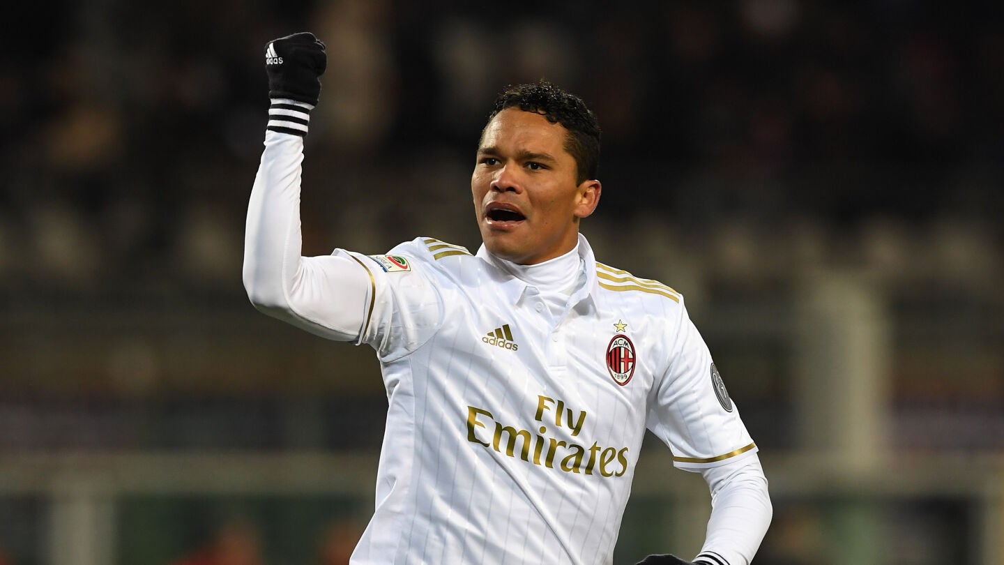 Carlos Bacca celebrando su gol