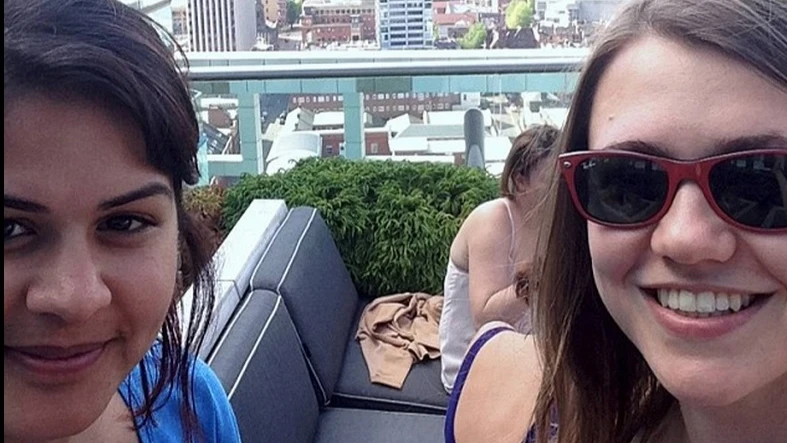 Lucy Walker y Zara Quli