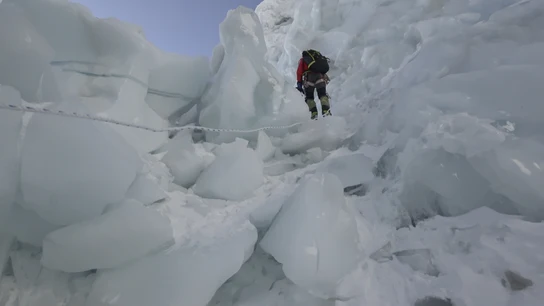 Alex Txikon, en 'el corredor de la muerte' Alex Txikon, en 'el corredor de la muerte'