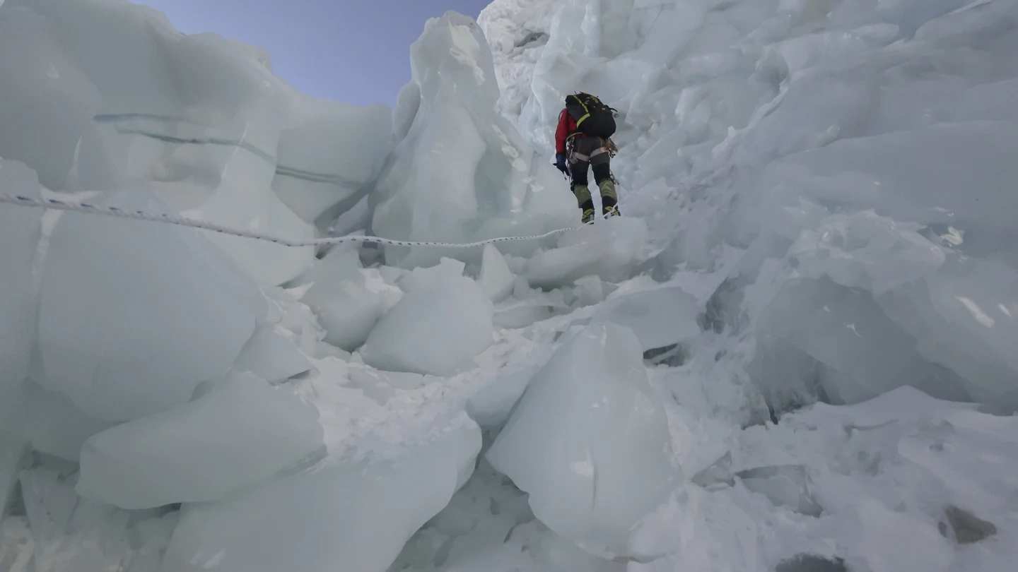 Alex Txikon, en 'el corredor de la muerte' Alex Txikon, en 'el corredor de la muerte'