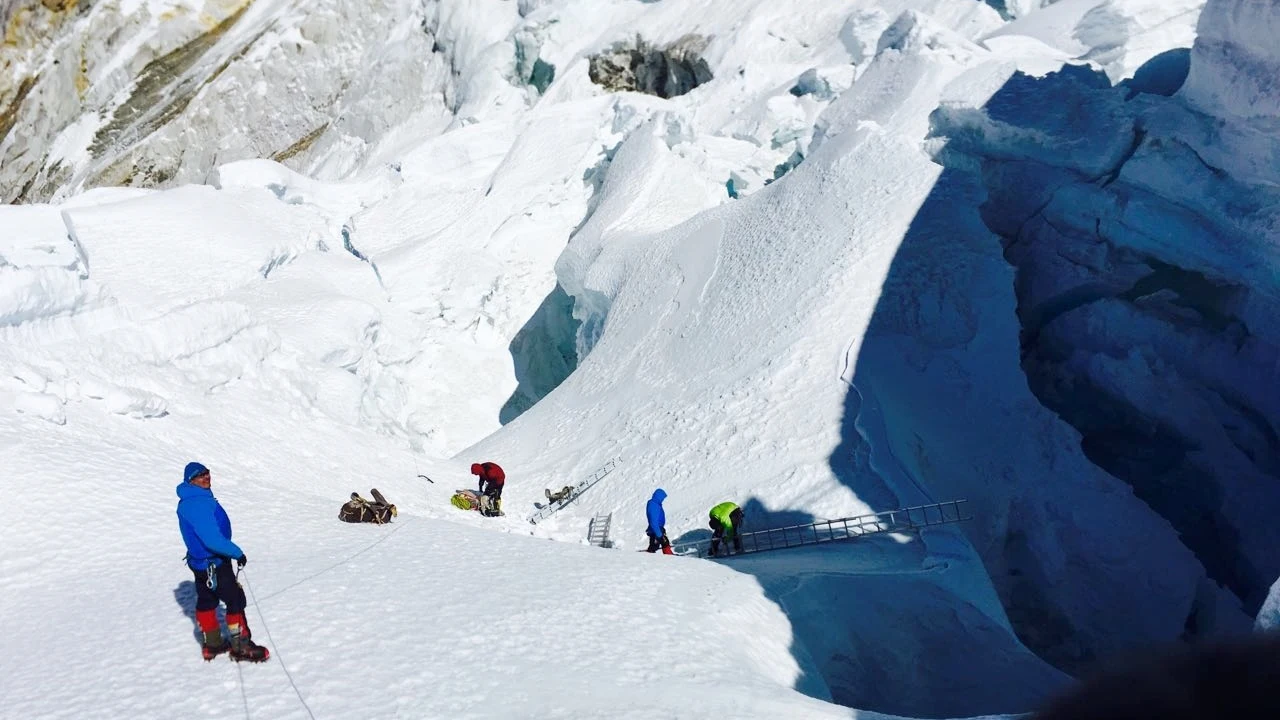 Ascenso al campo 1 del Everest