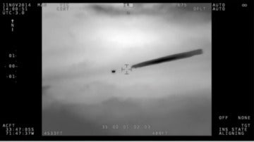 Frame 34.166645 de: El Gobierno de Chile confirma y publica las imágenes militares de un OVNI avistado en 2014