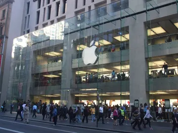 Fachada de una tienda de Apple Fachada de una tienda de Apple