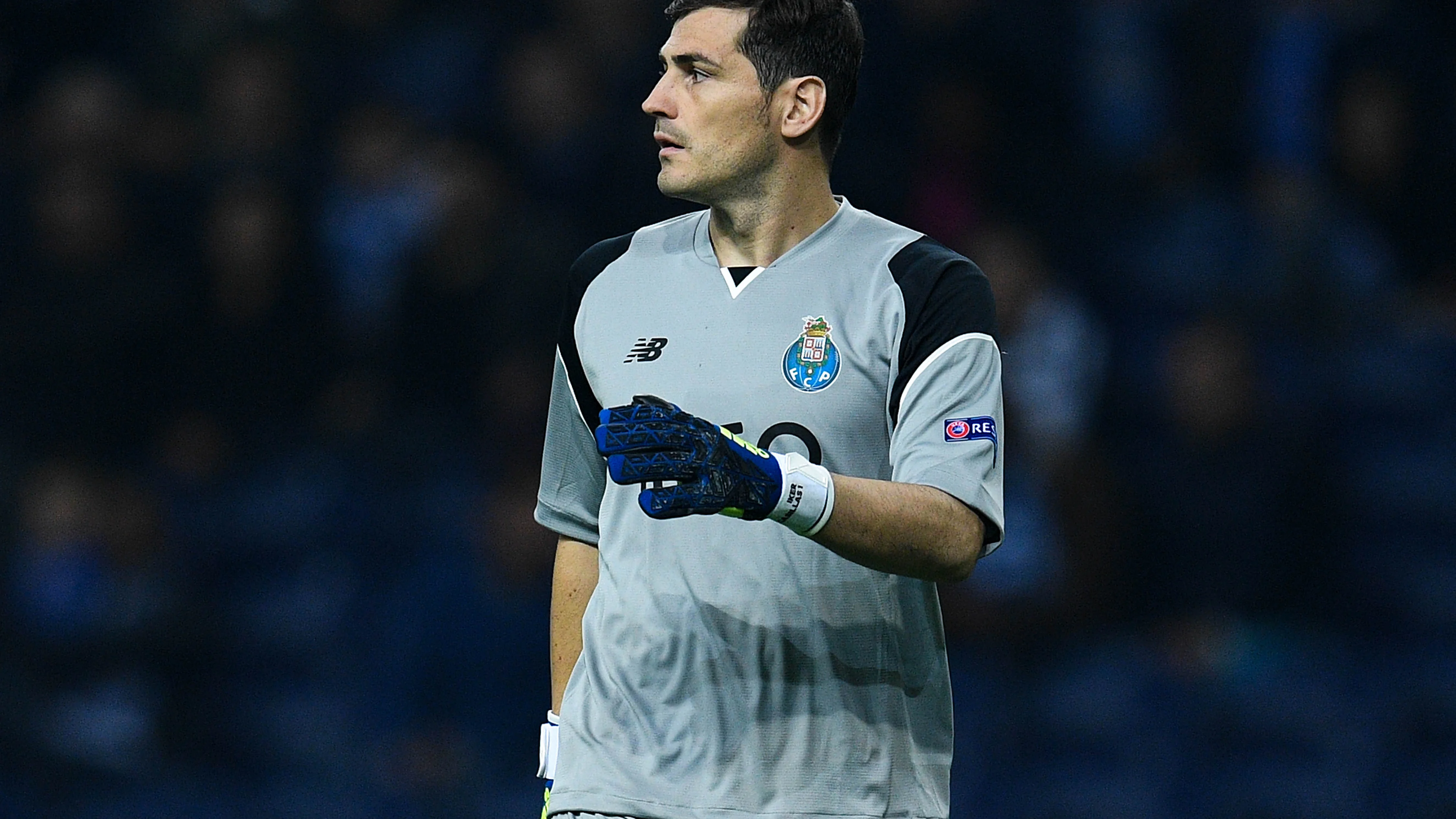 Iker Casillas en un partido con el Oporto