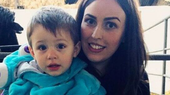 Nicole Duggan y su hijo Riley