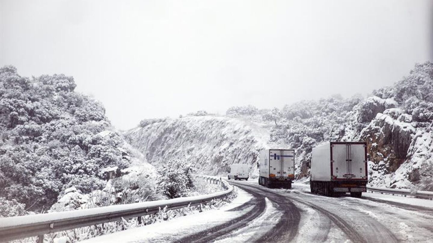 Una carretera congelada cerca de ronda