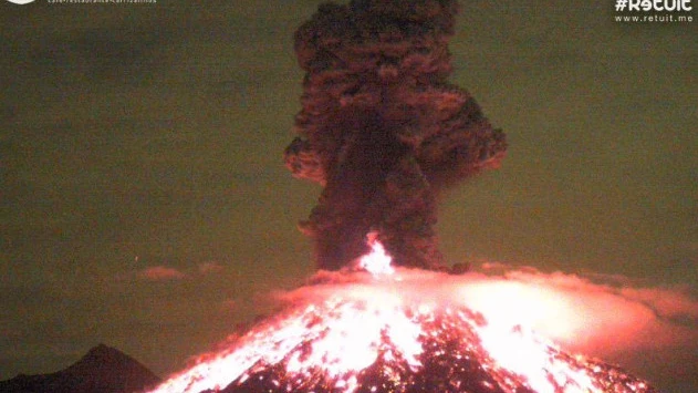 Explosión en el volcán de Colima