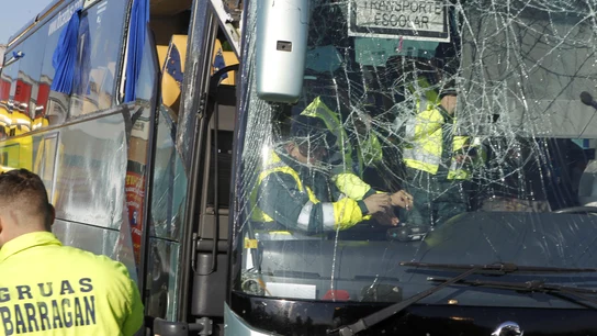 Estado en que ha quedado el autobús escolar Estado en que ha quedado el autobús escolar