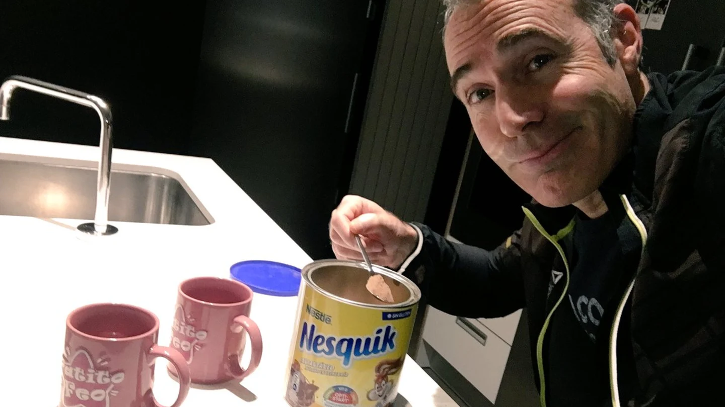 Álex Corretja y su ya famosa foto con una cucharada de Nesquik Álex Corretja y su ya famosa foto con una cucharada de Nesquik
