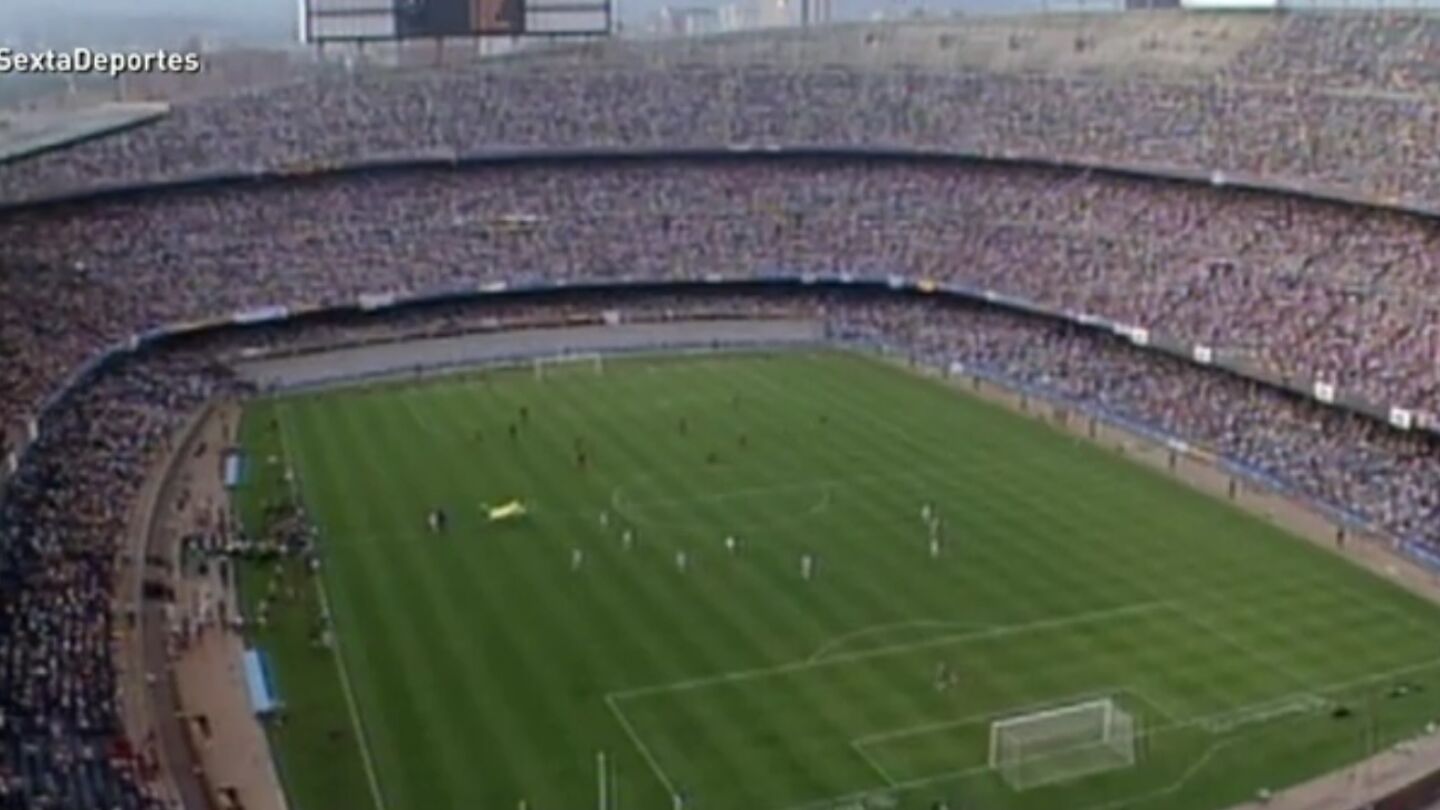 La selecci&oacute;n espa&ntilde;ola jugando un partido en Barcelona
