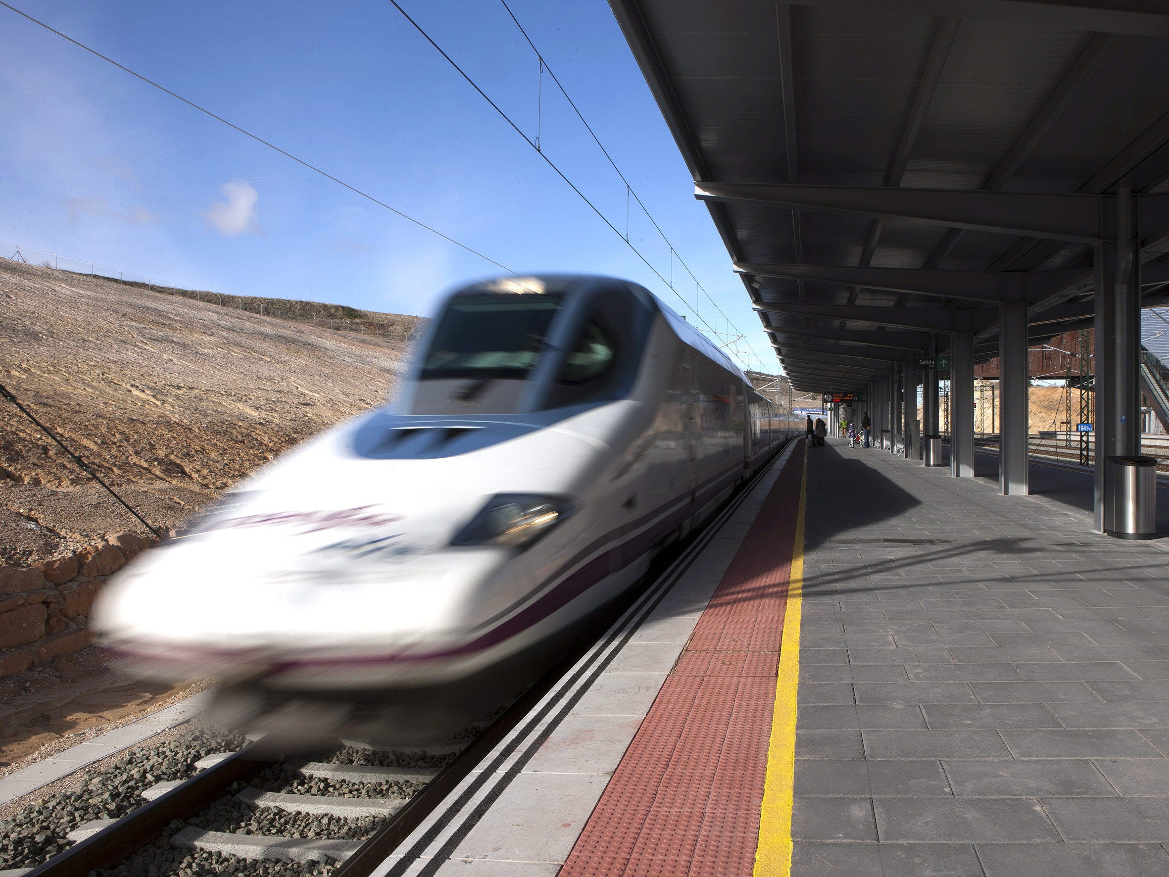 Tramos anticuados, trenes de otro siglo... laSexta Columna analiza los  problemas del sistema ferroviario en España en estos ocho titulares