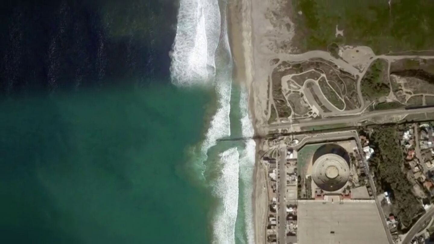 Frame 13.87047 de: 'Buena suerte con el muro', el v&iacute;deo viral que demuestra a Trump la dificultad de realizar su promesa