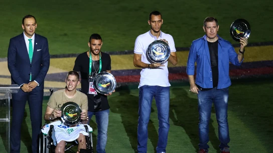 Follmann, Ruschel, Neto y Henzel, en el homenaje al Chapecoense en Río Follmann, Ruschel, Neto y Henzel, en el homenaje al Chapecoense en Río