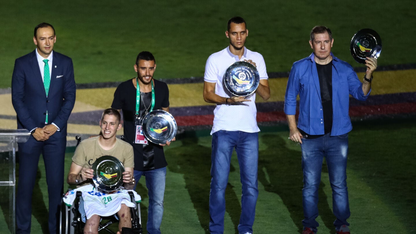 Follmann, Ruschel, Neto y Henzel, en el homenaje al Chapecoense en R&iacute;o