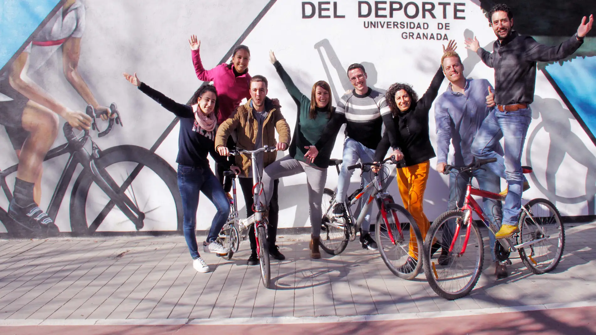 Los autores de esta investigación, en la Facultad de Ciencias del Deporte de la UGR