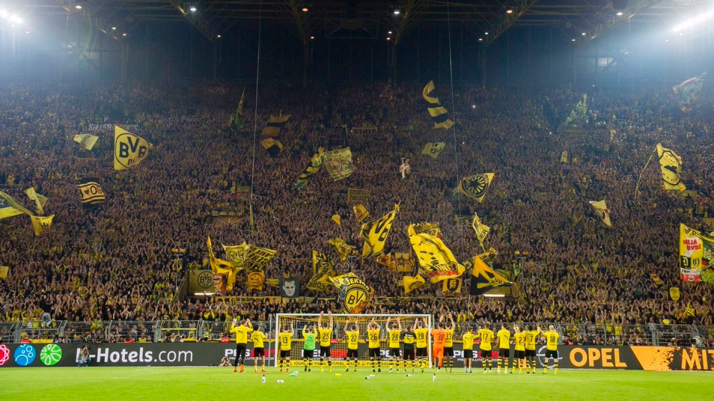 El 'muro amarillo' del Borussia Dortmund
