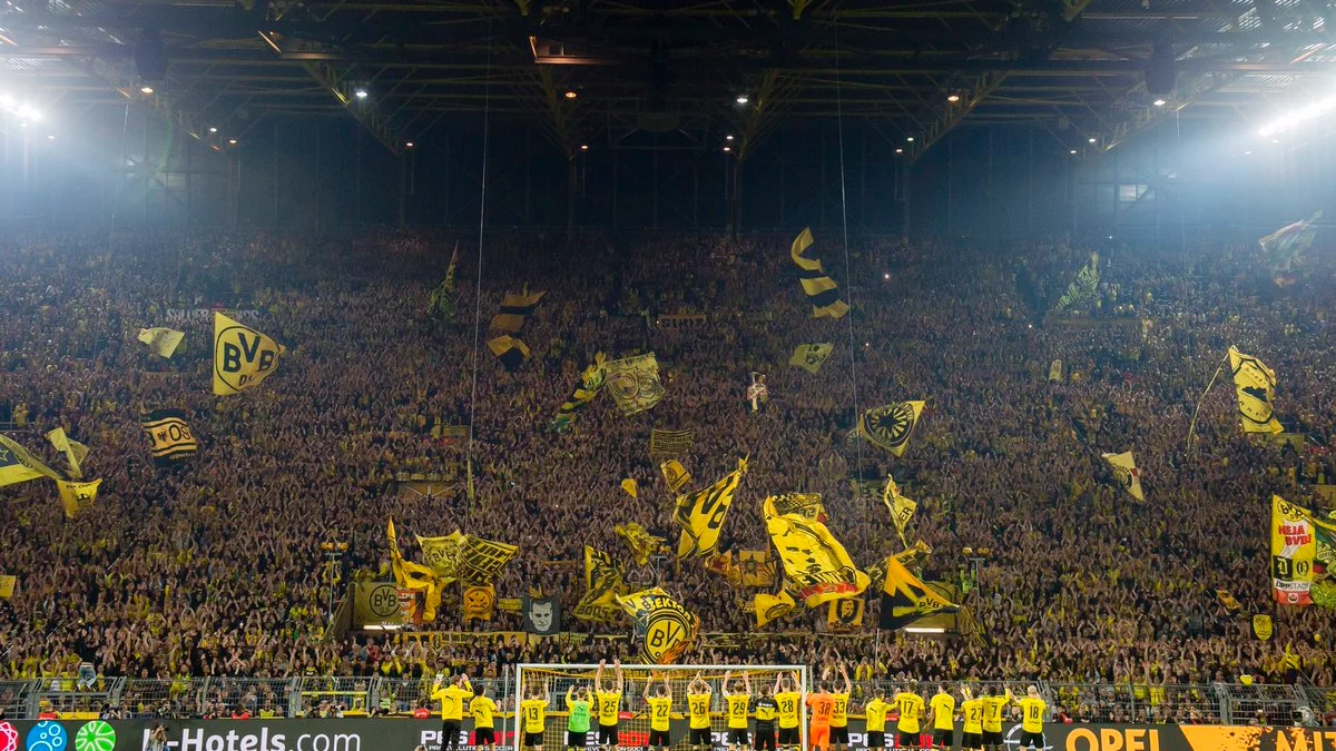 El 'muro amarillo' del Borussia Dortmund