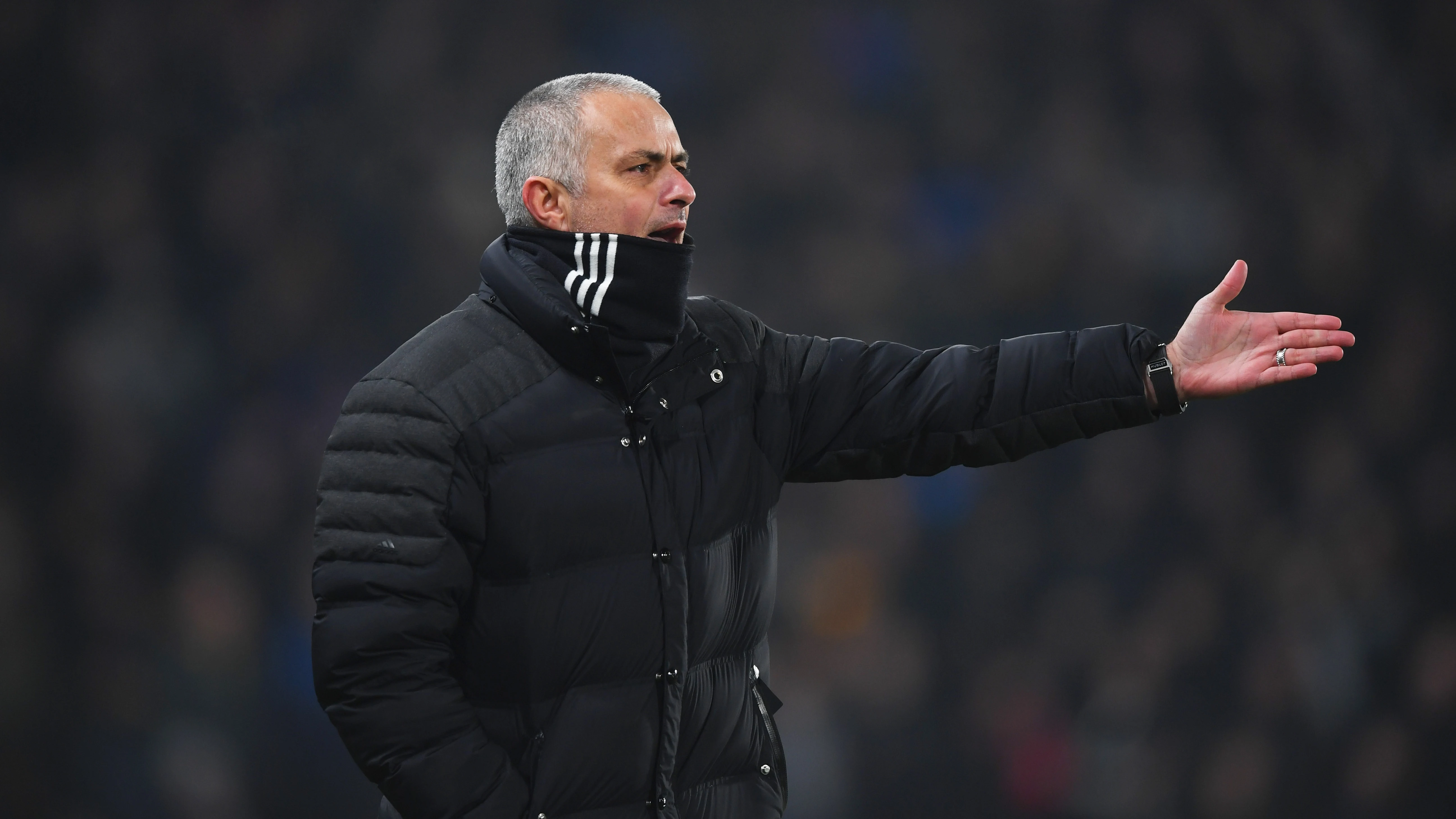 Mourinho durante el partido contra el Hull City Mourinho durante el partido contra el Hull City