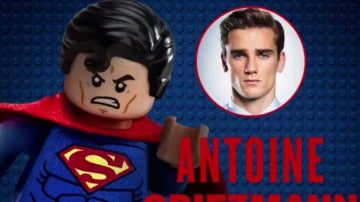 Griezmann se convierte en Superman en Lego Batman