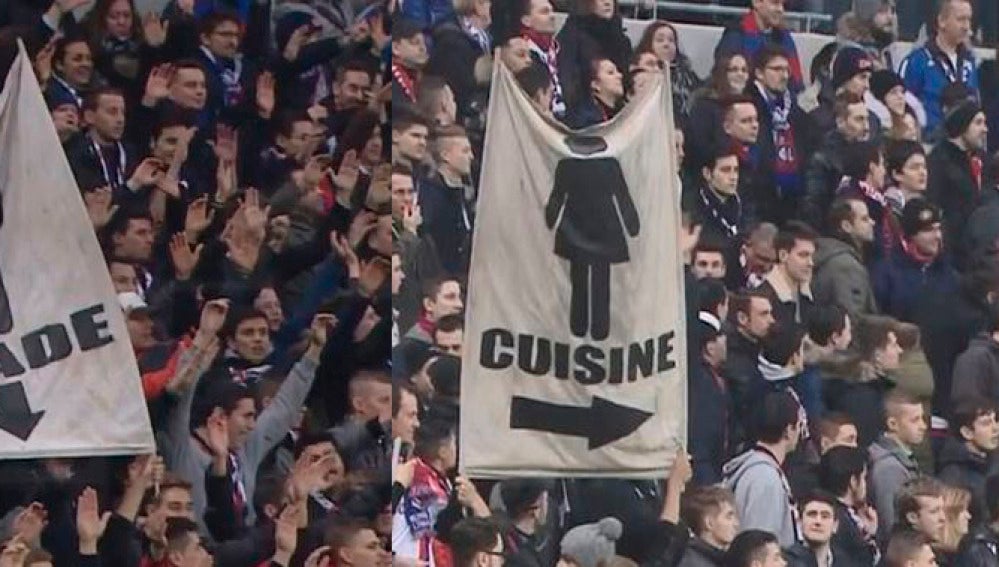 Pancartas machistas en el estadio del Lyon