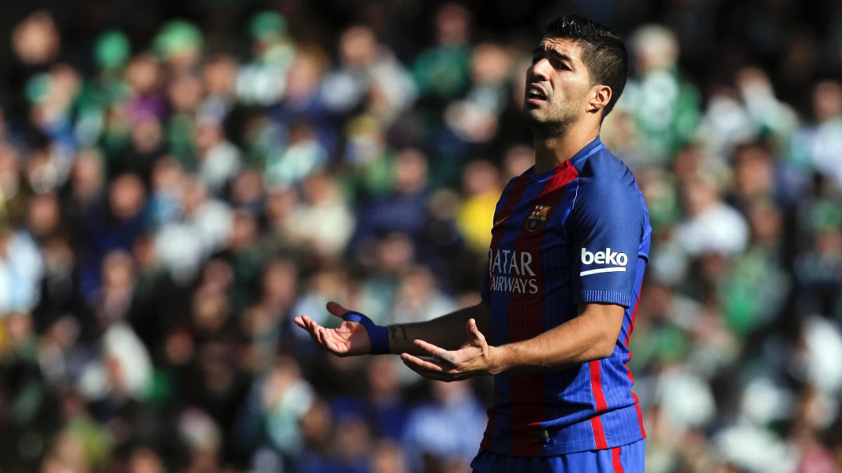 Luis Suárez se lamenta Luis Suárez se lamenta
