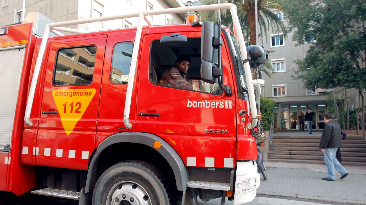 Un coche de bomberos en un suceso Un coche de bomberos en un suceso