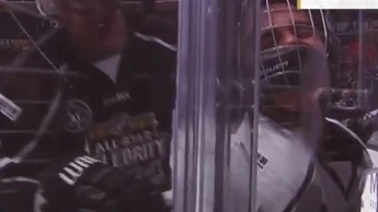 Justin Bieber en un partido de la NHL