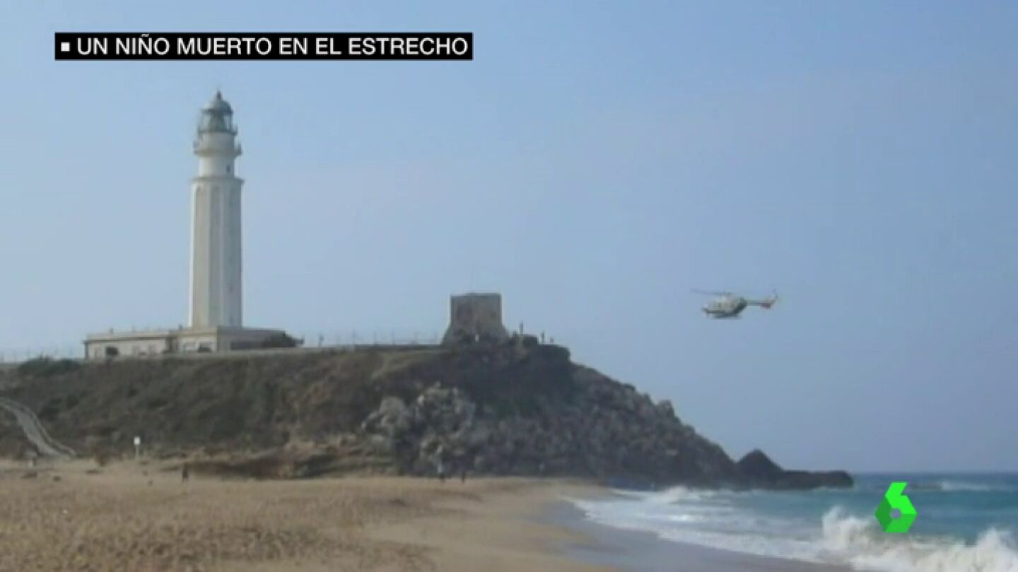 Frame 27.639289 de: Encuentran el cuerpo sin vida de un ni&ntilde;o subsahariano de entre cinco y siete a&ntilde;os en una playa de C&aacute;diz