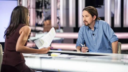 Ana Pastor pregunta a Pablo Iglesias en El Objetivo Ana Pastor pregunta a Pablo Iglesias en El Objetivo