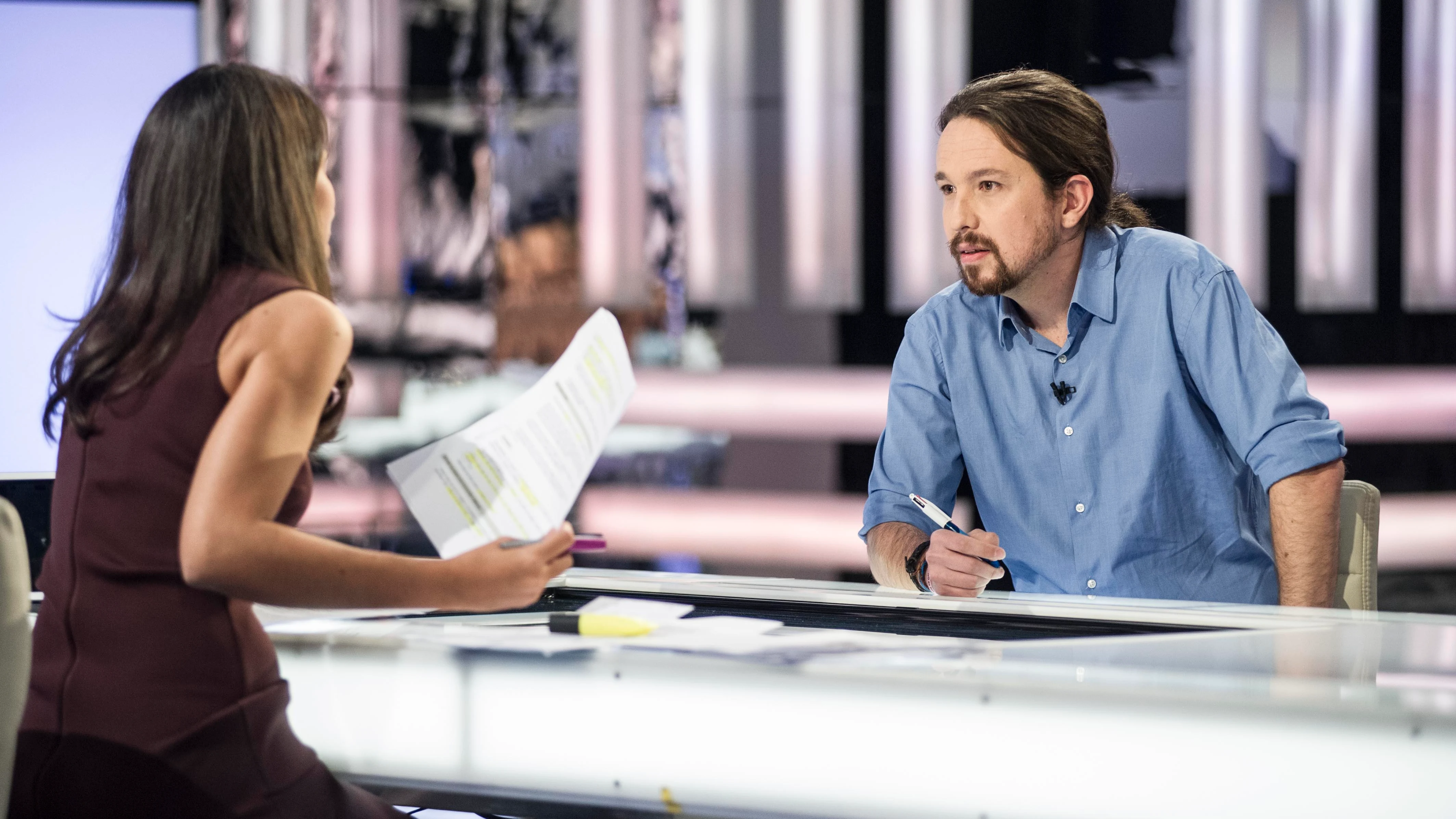 Ana Pastor pregunta a Pablo Iglesias en El Objetivo Ana Pastor pregunta a Pablo Iglesias en El Objetivo