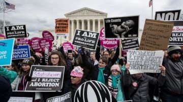  Arkansas permite a los violadores paralizar el aborto de sus víctimas