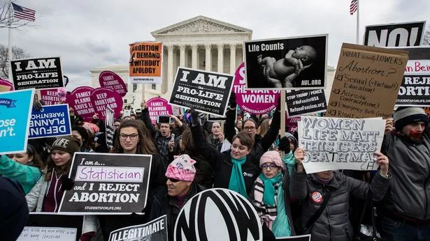 prohíbe el procedimiento de aborto más seguro