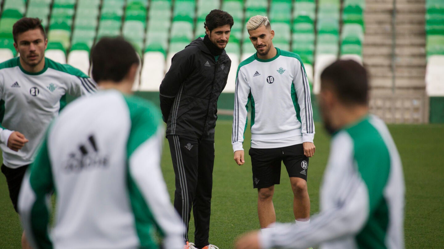 V&iacute;ctor S&aacute;nchez del Amo, en el entrenamiento del Betis