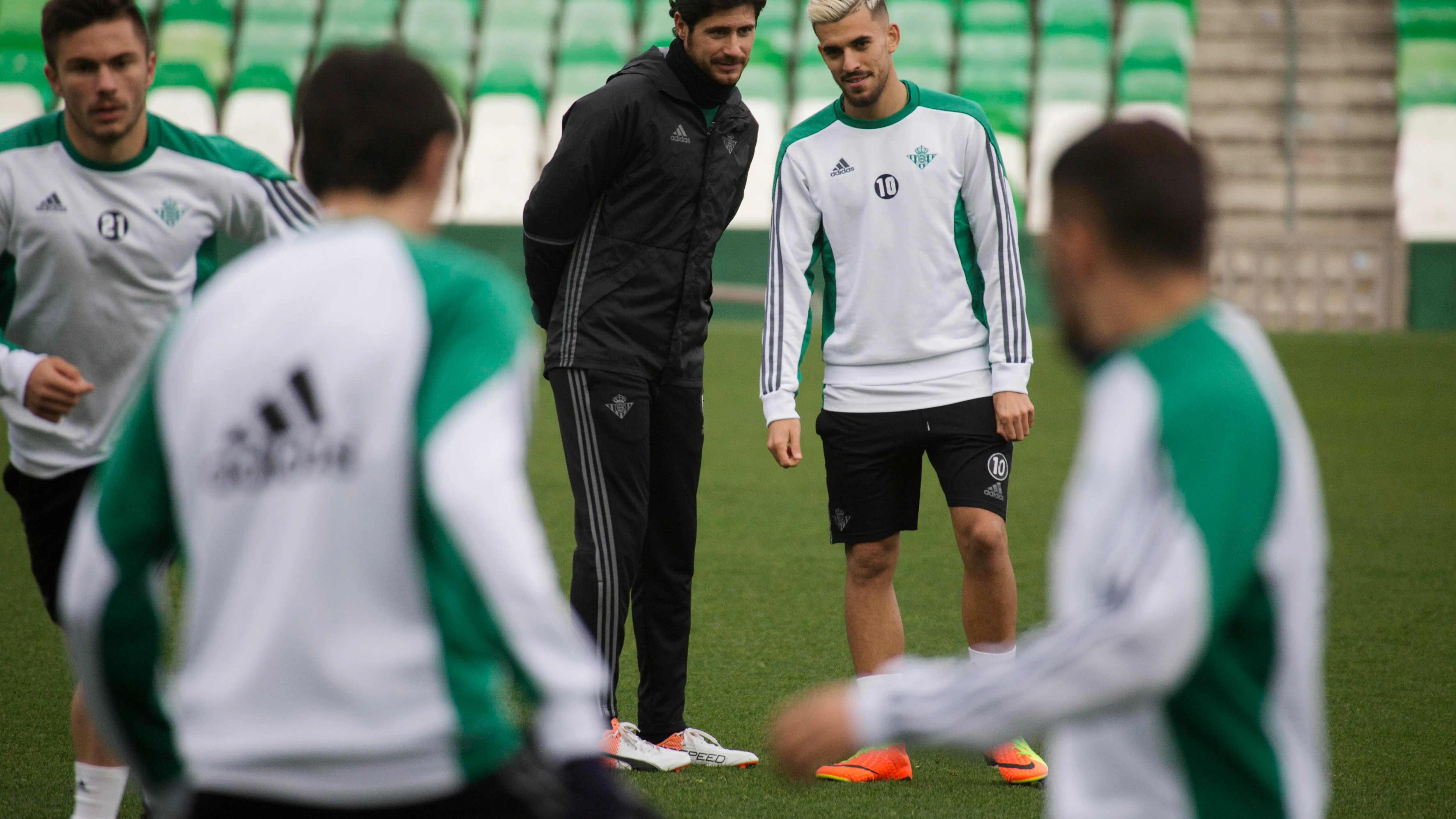 Víctor Sánchez del Amo, en el entrenamiento del Betis