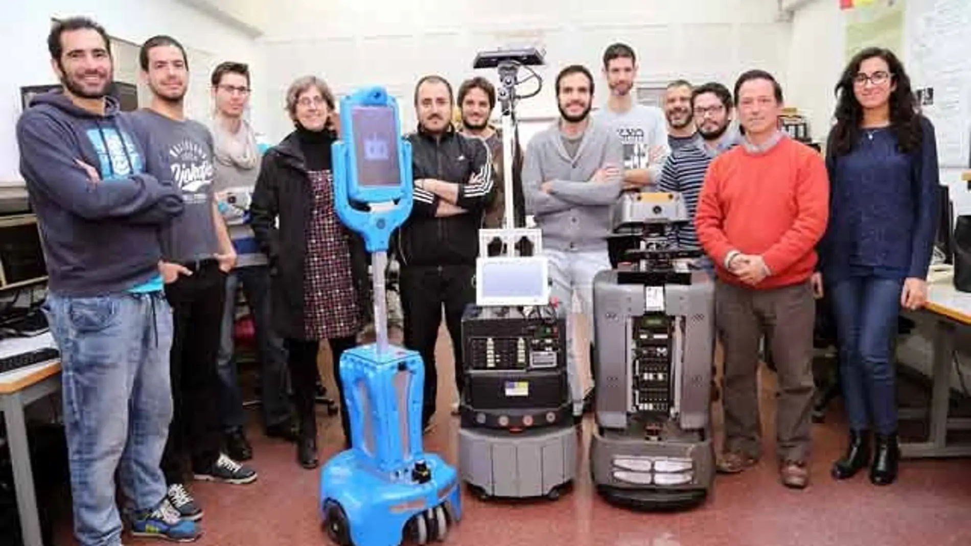 El equipo de investigación MAPIR de la Universidad de Málaga en su laboratorio