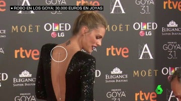 Frame 6.965438 de: La Policía investiga el robo de 30.000 euros en joyas en la gala de los Goya