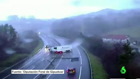 Frame 19.623949 de: accidentes camiones Frame 19.623949 de: accidentes camiones