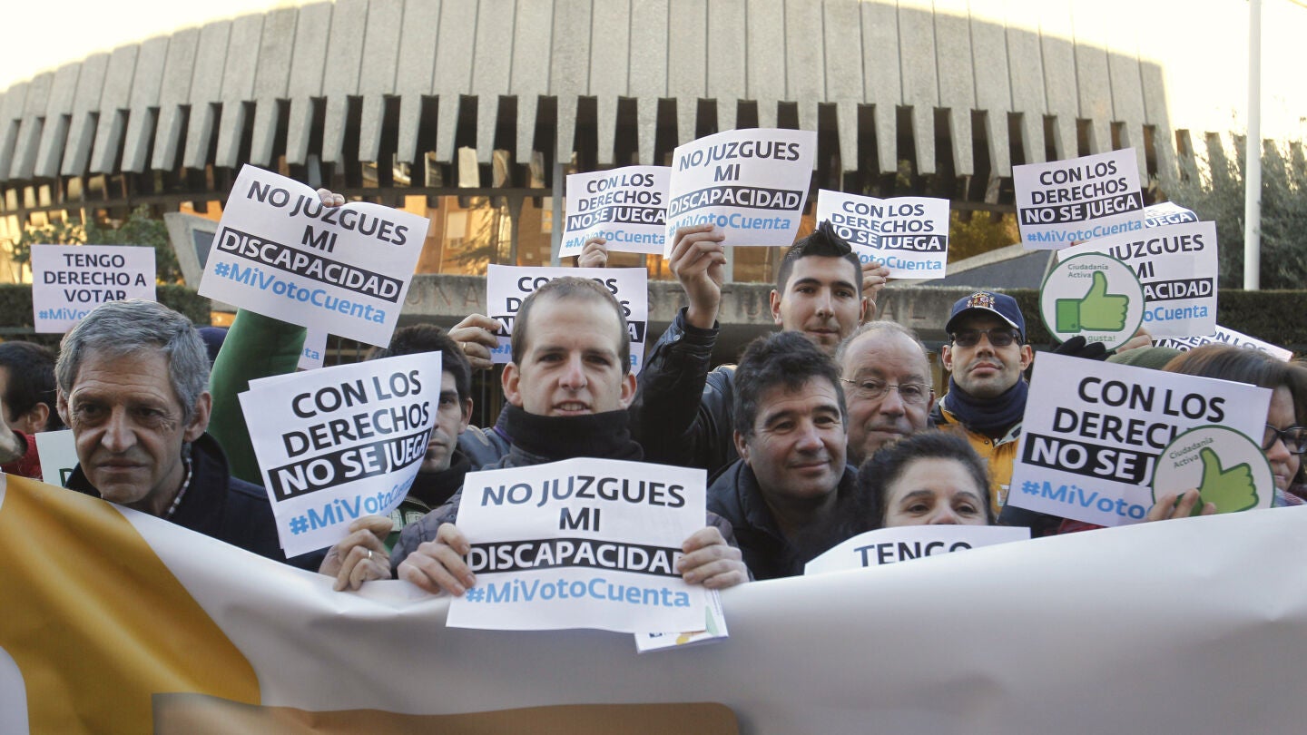 Personas con discapacidad intelectual se manifiestan en Madrid